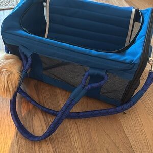 Roverlund TSA approved pet carrier blue